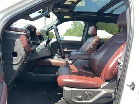 Used 2024 Ford Expedition Max Limited image 11