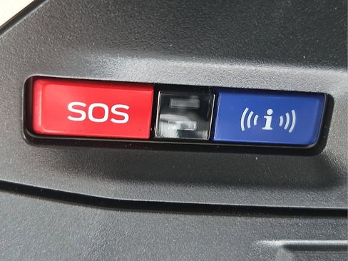 Used 2025 Subaru Outback Premium image 16