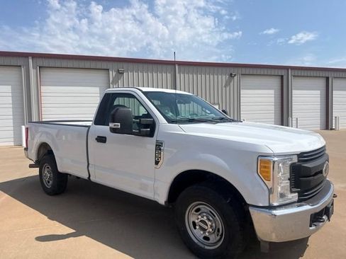 Used 2017 Ford F250 XL w/ Power Equipment Group RWD image 3