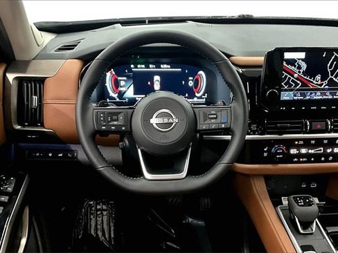 New 2025 Nissan Pathfinder Platinum w/ Lighting Package (N93) image 19