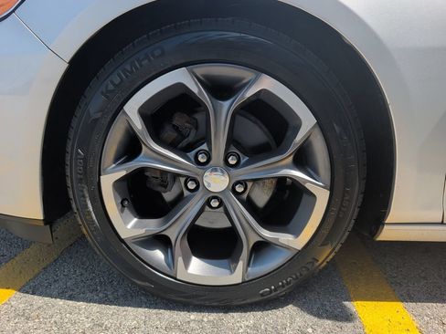 Used 2020 Chevrolet Malibu LT FWD image 4