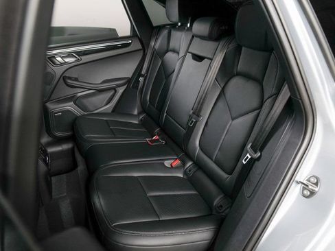 Certified 2026 Porsche Macan AWD/4WD image 13