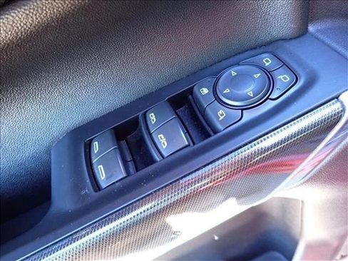 Used 2021 GMC Sierra 1500 AT4 w/ AT4 Preferred Package AWD/4WD image 13