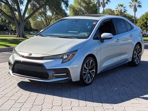 Used 2020 Toyota Corolla SE w/ SE Premium Package image 4