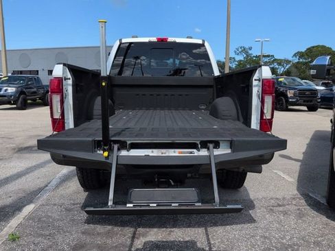 Used 2021 Ford F350 King Ranch w/ King Ranch Ultimate Package AWD/4WD image 12