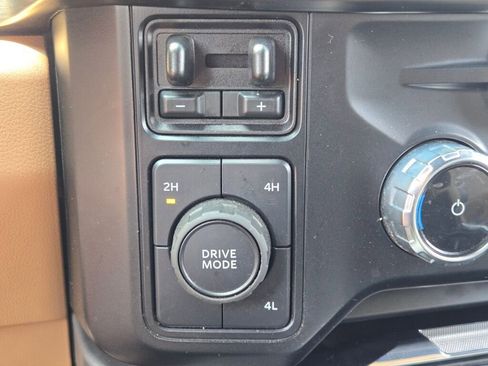 Used 2023 Ford F250 Lariat image 23