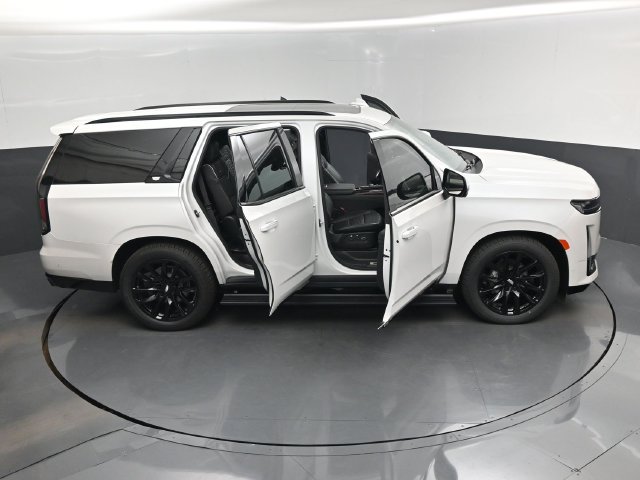 Used 2023 Cadillac Escalade Sport Platinum w/ LPO, ONYX Package AWD/4WD image 18