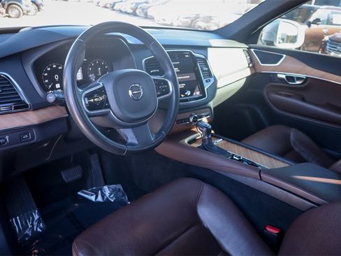 Used 2022 Volvo XC90 T6 Momentum w/ Advanced Package image 8