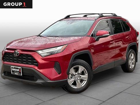 Used 2024 Toyota RAV4 XLE w/ Convenience Package FWD image 1