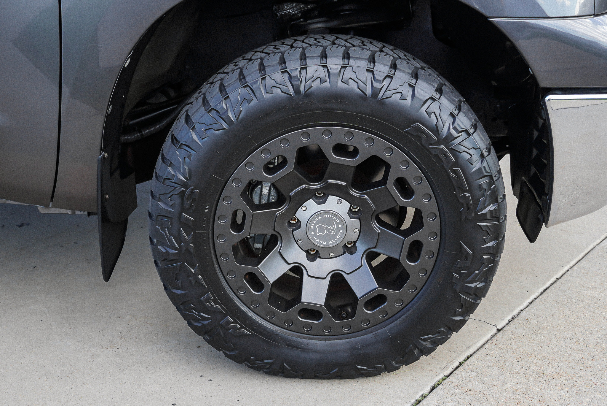 Used 2013 Toyota Tundra 4x4 CrewMax w/ Tow Pkg image 10