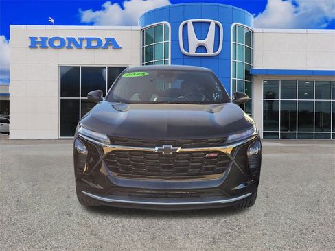 Used 2025 Chevrolet Trax RS w/ Driver Confidence Package image 6