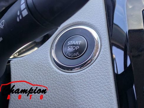 Used 2018 Nissan Rogue Sport SL FWD image 31