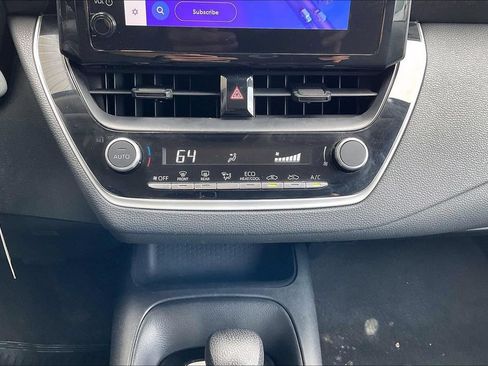 Used 2024 Toyota Corolla LE FWD image 30