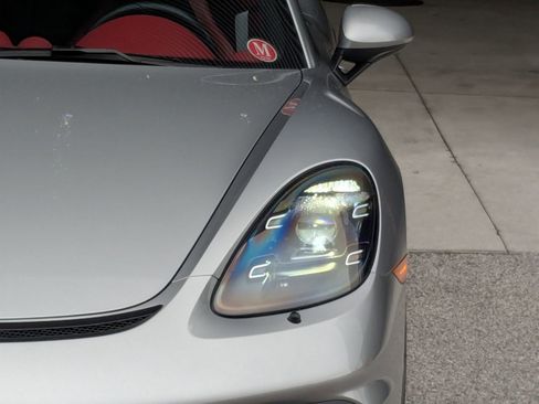 Certified 2021 Porsche 718 Boxster Spyder RWD image 12