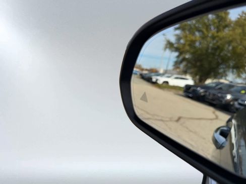 Used 2020 Mercedes-Benz GLB 250 4MATIC image 13