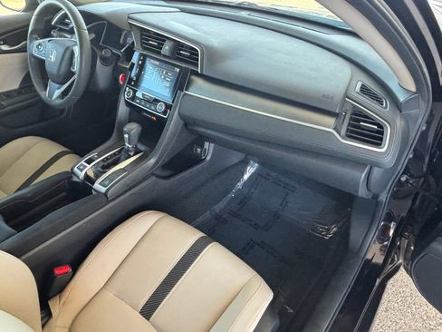 Used 2018 Honda Civic EX image 19