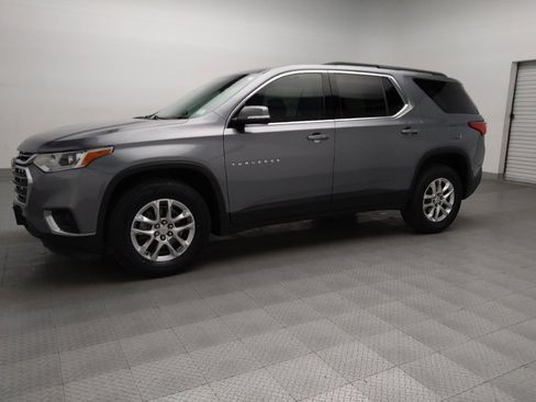 Used 2020 Chevrolet Traverse LT image 2
