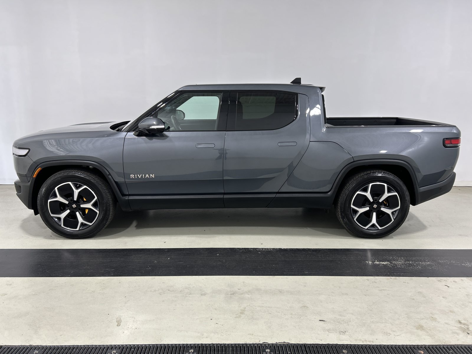 Used 2023 Rivian R1T Adventure Quad AWD/4WD image 2