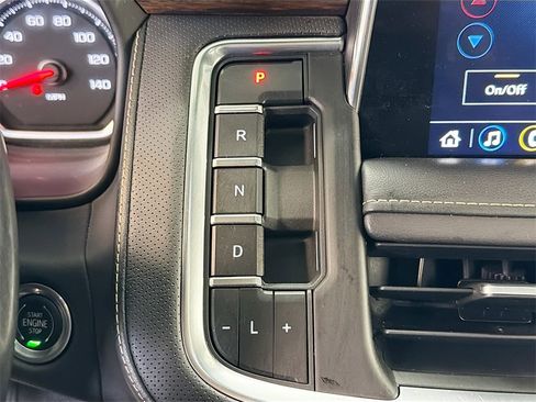 Used 2021 Chevrolet Tahoe Premier w/ Premium Package image 16