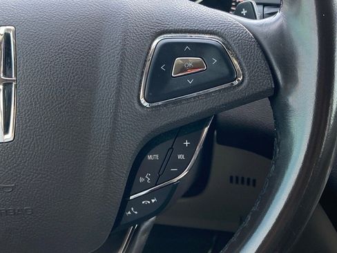 Used 2017 Lincoln MKC Reserve image 19