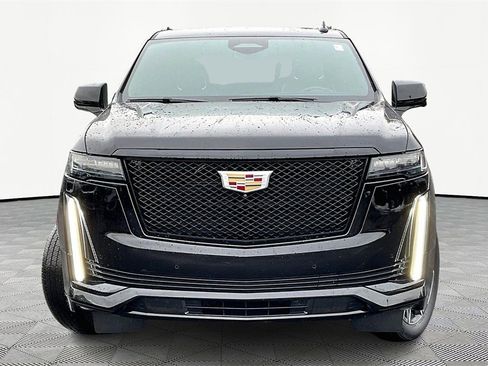 Used 2021 Cadillac Escalade Sport image 2