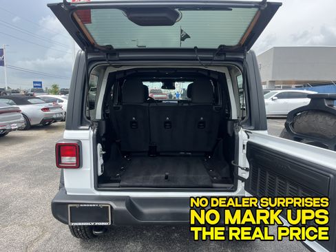Used 2024 Jeep Wrangler Unlimited Sport AWD/4WD image 5