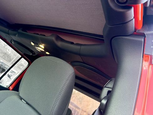 Used 2023 Jeep Gladiator Sport image 20