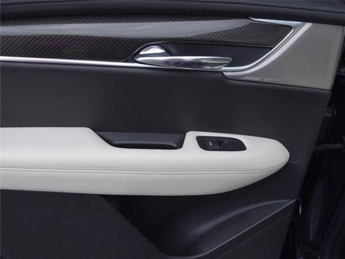 Used 2021 Cadillac XT6 Sport image 37