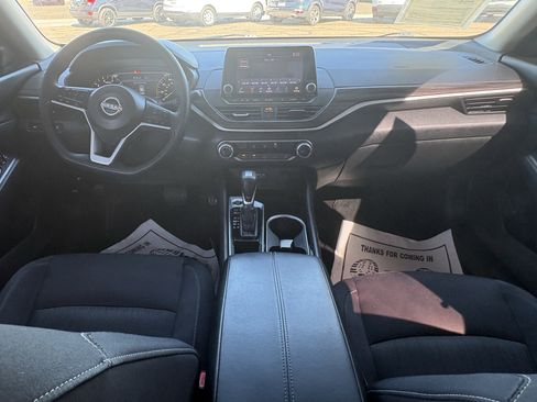 Used 2024 Nissan Altima 2.5 SV image 30