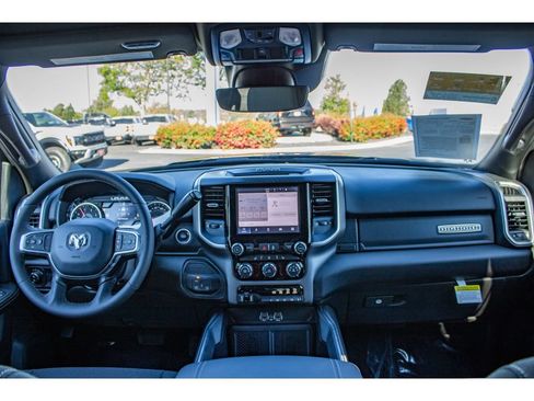 Certified 2025 RAM 2500 Big Horn AWD/4WD image 22