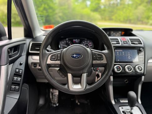 Used 2018 Subaru Forester 2.5i Premium AWD/4WD image 17