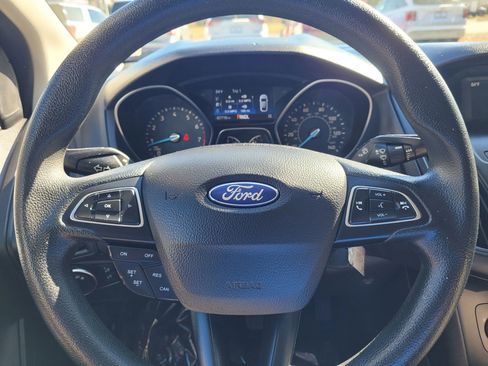 Used 2017 Ford Focus SE image 25