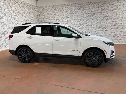 Used 2024 Chevrolet Equinox RS w/ LPO, Floor Liner Package AWD/4WD image 6