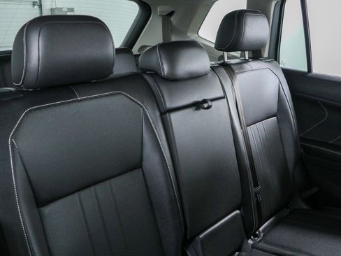 Used 2023 Volkswagen Tiguan SE FWD image 28
