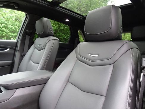 Certified 2024 Cadillac XT5 Premium Luxury AWD/4WD image 9