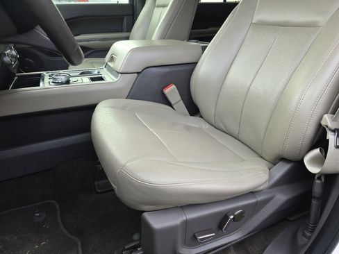 Used 2019 Ford Expedition XLT w/ Equipment Group 202A image 24