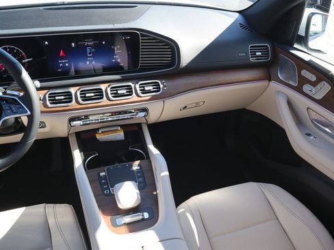 New 2025 Mercedes-Benz GLS 450 4MATIC image 12