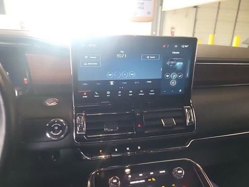 Used 2023 Lincoln Navigator L Reserve AWD/4WD image 7