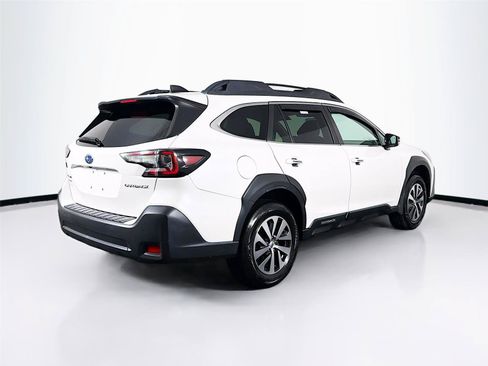 Used 2023 Subaru Outback Premium AWD/4WD image 11
