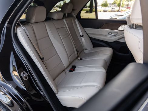 Used 2024 Mercedes-Benz GLE 350 4MATIC image 37
