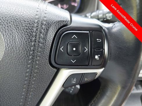 Used 2018 Toyota Highlander Limited AWD/4WD image 38