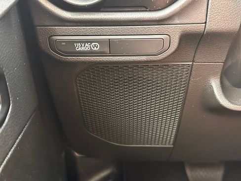 Used 2025 Jeep Gladiator Rubicon AWD/4WD image 18