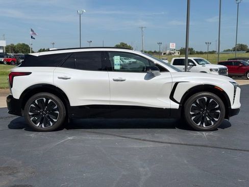 New 2025 Chevrolet Blazer EV RS image 8