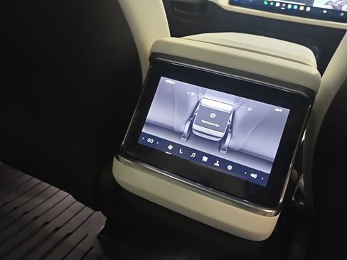 Used 2022 Tesla Model S AWD/4WD image 19