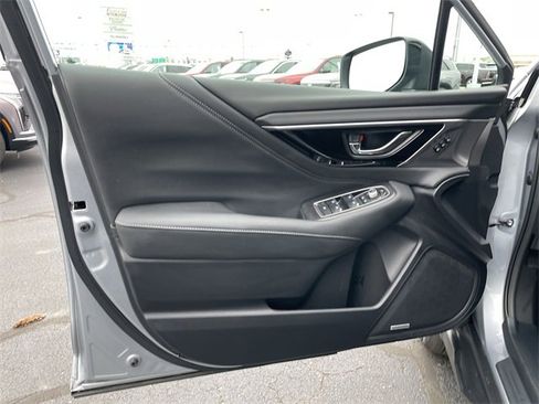 Used 2025 Subaru Outback Touring w/ Popular Package #2 image 10