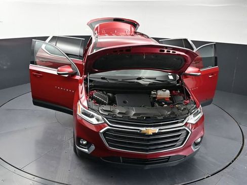 Used 2021 Chevrolet Traverse LT FWD image 47