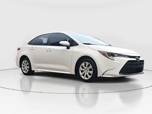 Certified 2024 Toyota Corolla LE image 3