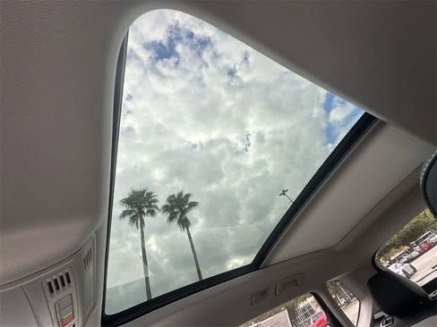 Used 2025 Volkswagen Taos SEL image 17