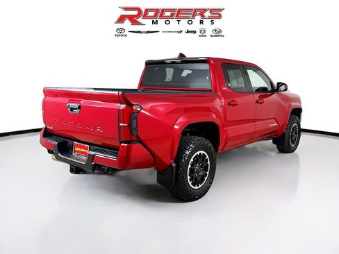 Certified 2026 Toyota Tacoma SR5 AWD/4WD image 13