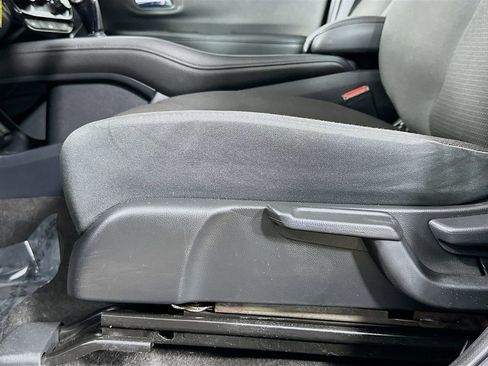Used 2021 Honda HR-V LX image 18